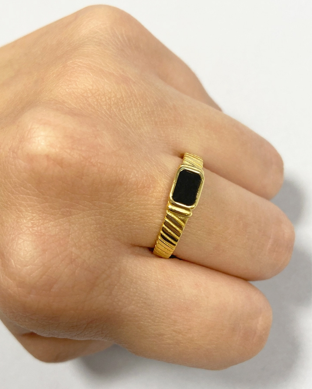 Anillo Black Zirconia